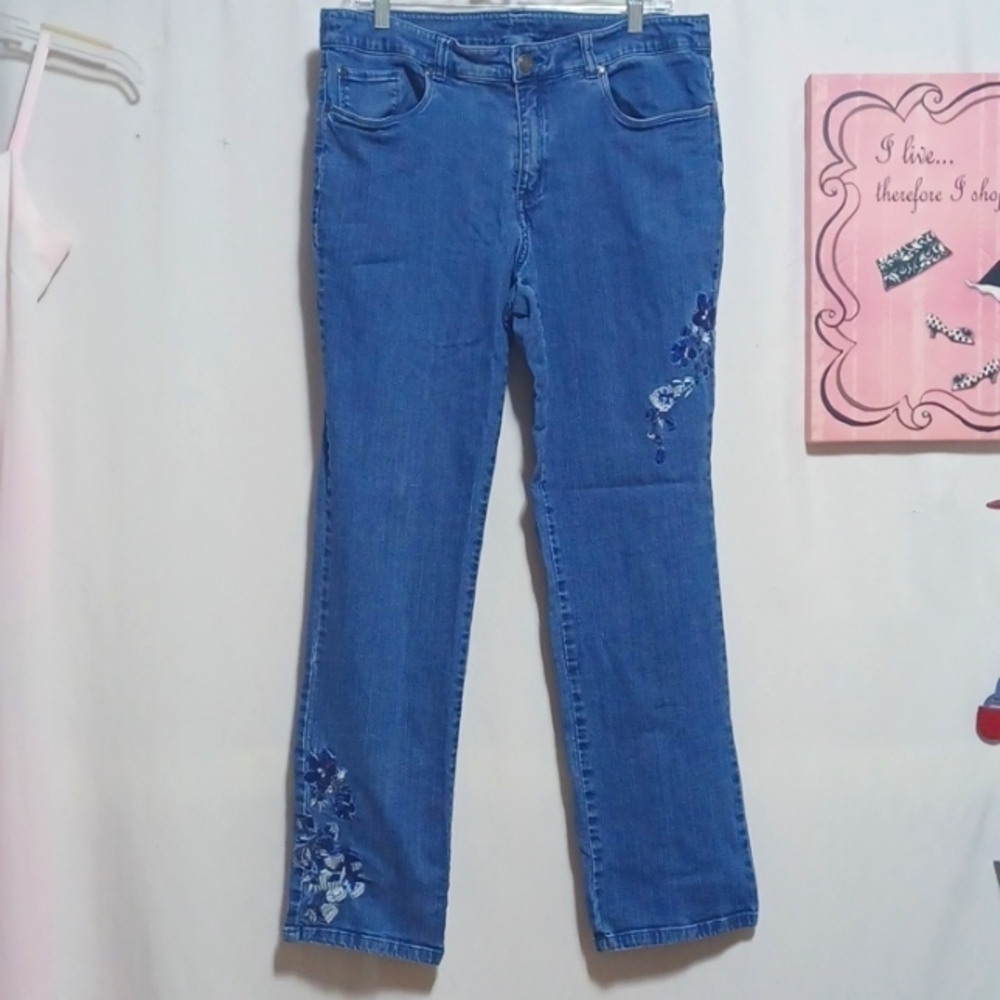 CHRISTOPHER BANKS JEANS SIZE 14 IN A BEAUTIFUL BLUE DEMIN FADED WITH EMB…